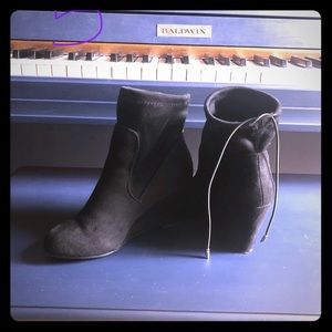 Wedge boots with cute straps on the back